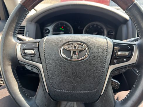 Used 2018 Toyota Land Cruiser AWD/4WD image 13