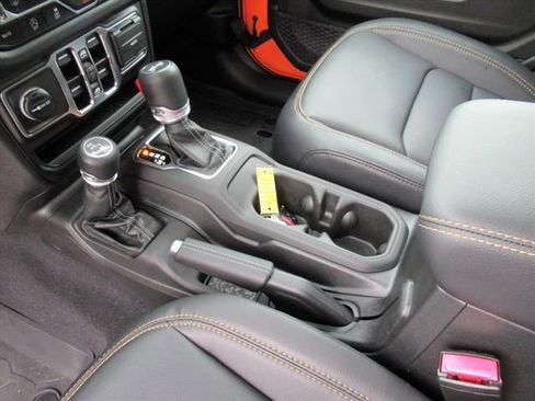 Certified 2025 Jeep Wrangler Sahara image 19