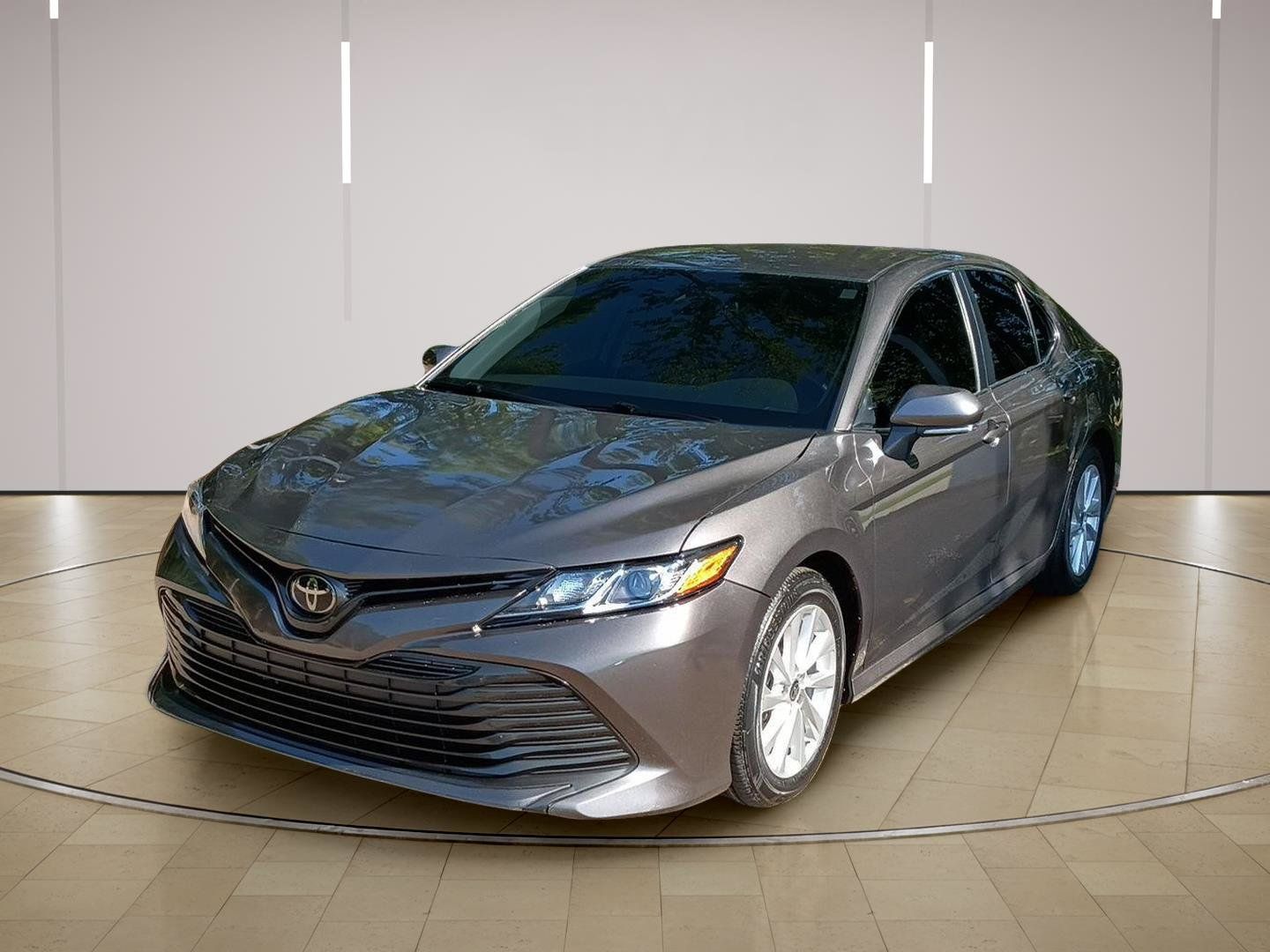 Used 2024 Toyota Camry LE w/ Convenience Package FWD image 4