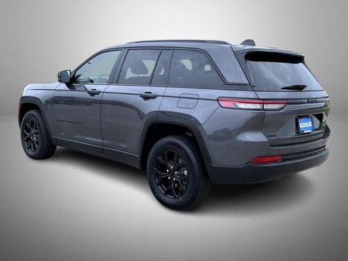 Used 2024 Jeep Grand Cherokee Altitude AWD/4WD image 7