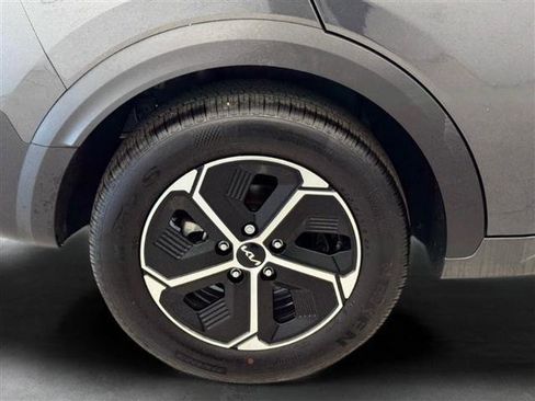 Used 2023 Kia Niro EX FWD image 37