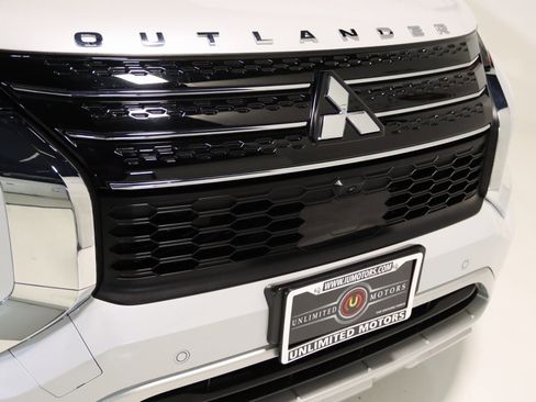 Used 2023 Mitsubishi Outlander SEL image 29