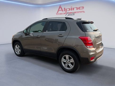 Used 2020 Chevrolet Trax LT w/ LT Convenience Package AWD/4WD image 3