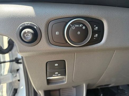 New 2025 Ford Transit 250 148 Medium Roof image 19