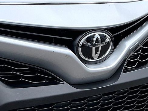 Used 2021 Toyota Camry SE image 26