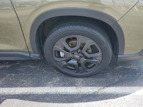 Used 2023 Subaru Ascent Onyx Edition AWD/4WD image 5