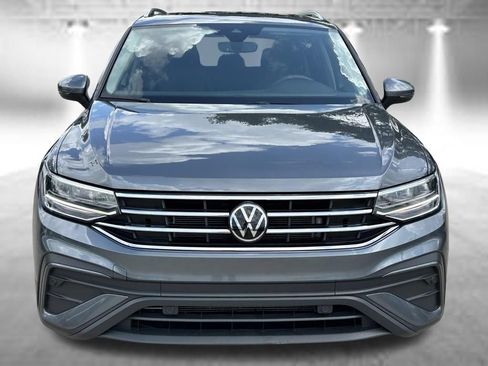 Certified 2023 Volkswagen Tiguan SE w/ Panoramic Sunroof Package FWD image 8