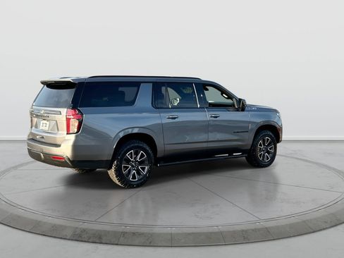 Used 2022 Chevrolet Suburban Z71 w/ Off-Road Capability Package AWD/4WD image 8