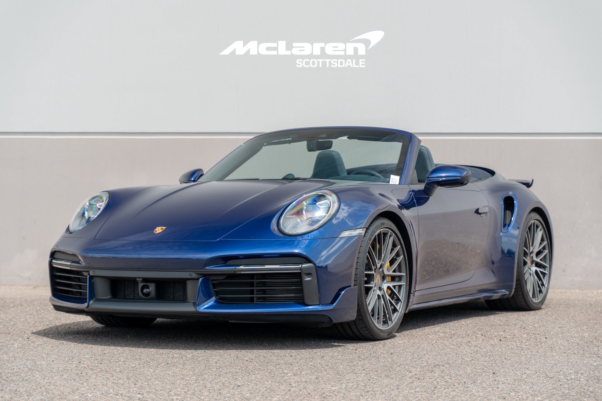 Used 2022 Porsche 911 Cabriolet AWD/4WD image 3