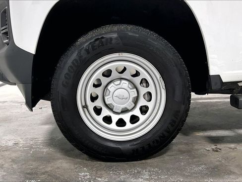 Used 2025 Chevrolet Colorado W/T image 11