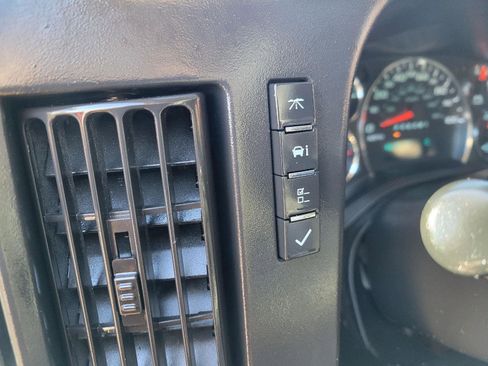 Used 2015 Chevrolet Express 2500 image 8