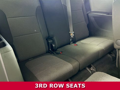 Used 2022 Chevrolet Traverse LT image 24