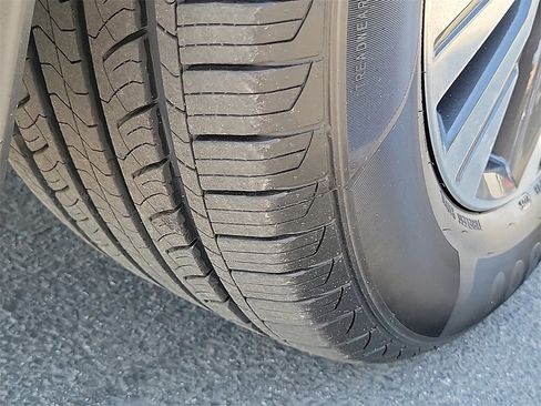 Used 2021 Nissan Rogue SV image 26