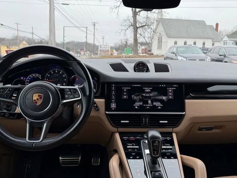 Used 2019 Porsche Cayenne S w/ Premium Plus Package AWD/4WD image 26