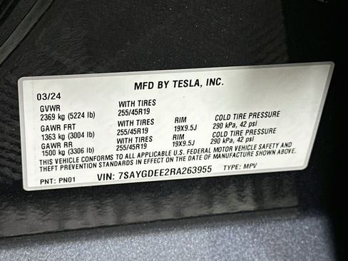 Used 2024 Tesla Model Y Long Range AWD/4WD image 12