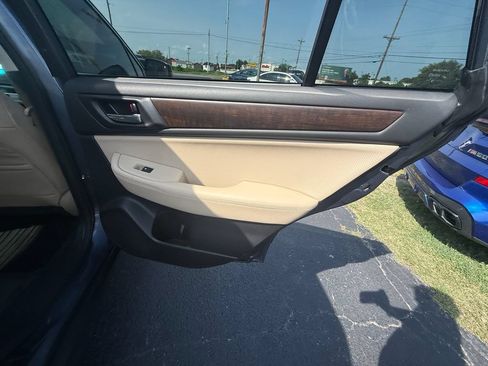 Used 2017 Subaru Outback 2.5i Limited AWD/4WD image 20