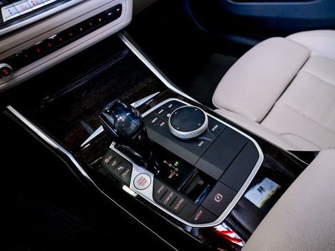 Used 2021 BMW 330i xDrive Sedan w/ M Sport Package AWD/4WD image 34