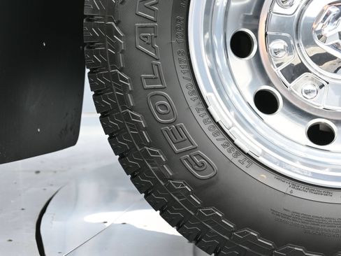 Used 2024 RAM 3500 Laramie w/ Towing Technology Group AWD/4WD image 42