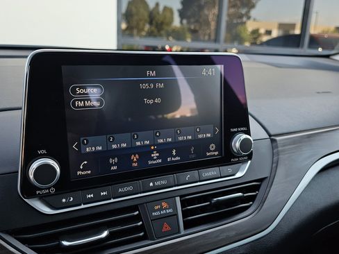 Used 2024 Nissan Altima 2.5 SV image 28