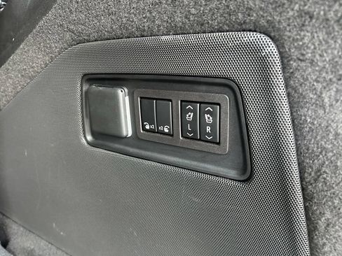 Used 2023 Cadillac Escalade V AWD/4WD image 46