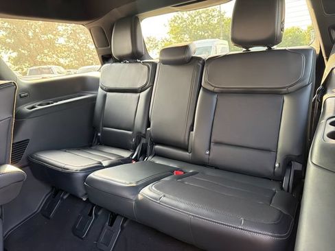 New 2027 Ford Expedition Platinum w/ Stealth Appearance Package AWD/4WD image 26