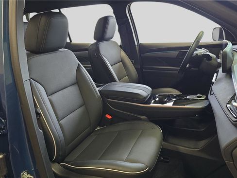 Used 2025 Buick Enclave Preferred image 14