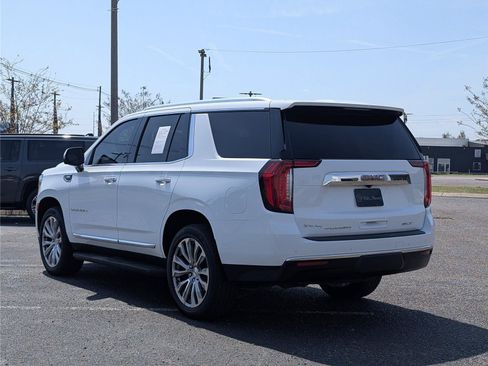 Used 2022 GMC Yukon SLT w/ SLT Premium Package RWD image 3