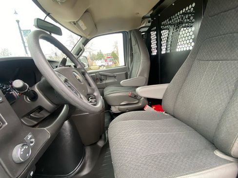 Used 2024 Chevrolet Express 2500 w/ Driver Convenience Package image 15
