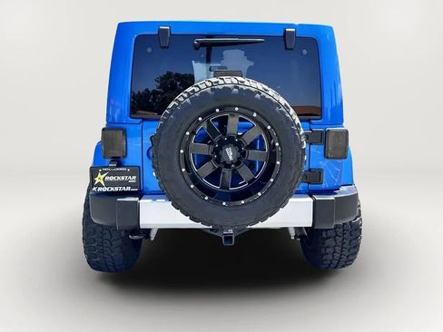 Used 2015 Jeep Wrangler Unlimited Sahara w/ Connectivity Group AWD/4WD image 7