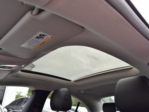 Used 2021 Mercedes-Benz CLA 250 4MATIC w/ Premium Package image 47