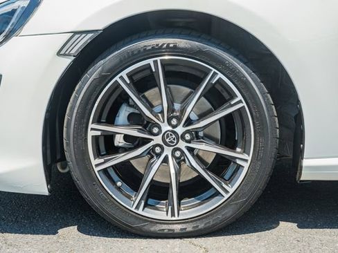 Used 2017 Toyota 86 RWD image 13