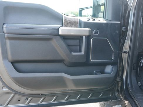 Used 2018 Ford F250 Lariat w/ Lariat Ultimate Package AWD/4WD image 19