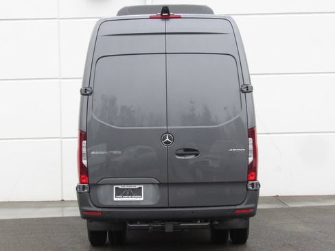 Used 2025 Mercedes-Benz Sprinter 4500 image 7