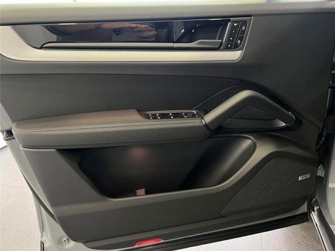 New 2026 Porsche Cayenne image 15
