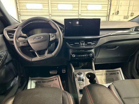 Used 2024 Ford Escape ST-Line w/ Tech Pack #1 AWD/4WD image 4