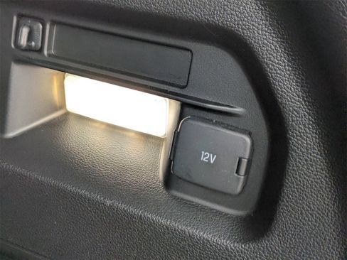 Used 2020 Ford Explorer XLT w/ Equipment Group 202A image 14