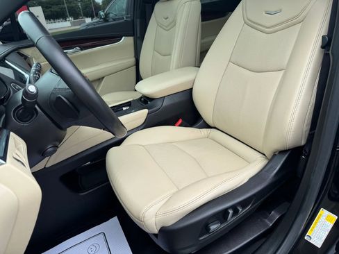 Used 2019 Cadillac XT5 Luxury FWD image 5