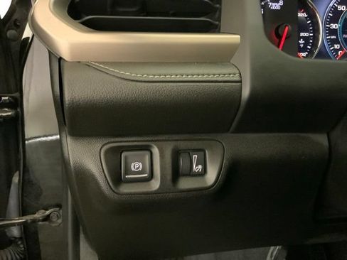 Used 2018 GMC Acadia Denali w/ Technology Package AWD/4WD image 26