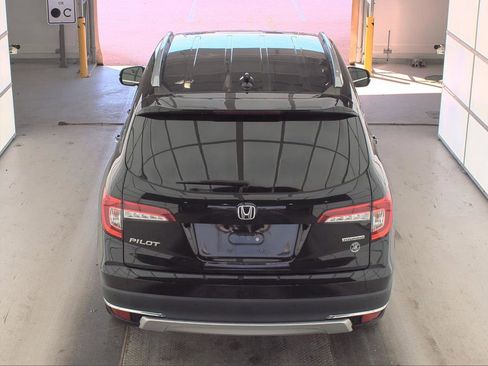 Used 2021 Honda Pilot Touring image 14