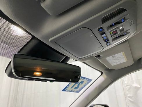 Used 2021 Toyota Highlander XLE image 25