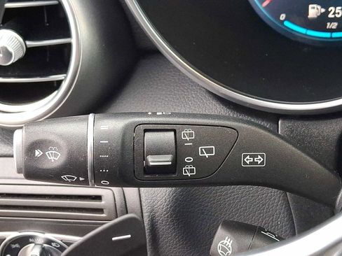 Used 2021 Mercedes-Benz GLC 300 4MATIC image 27