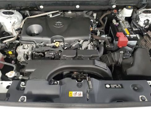 Used 2021 Toyota RAV4 LE FWD image 25