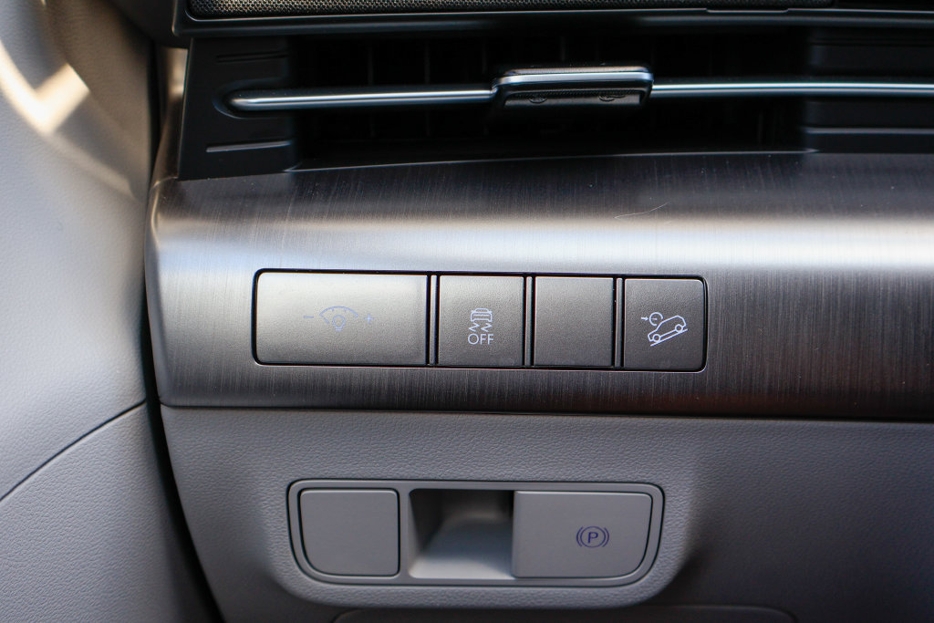Certified 2026 Hyundai Kona SEL Sport FWD image 17