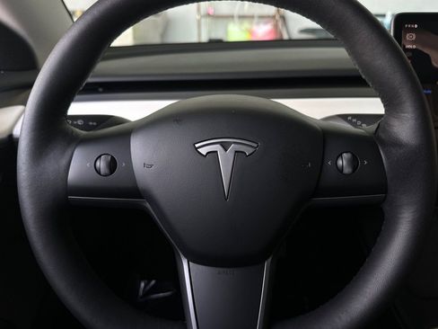 Used 2022 Tesla Model 3 image 22