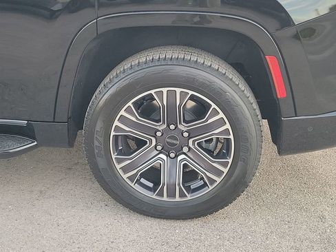 New 2025 Jeep Wagoneer 2WD w/ Convenience Group I image 18