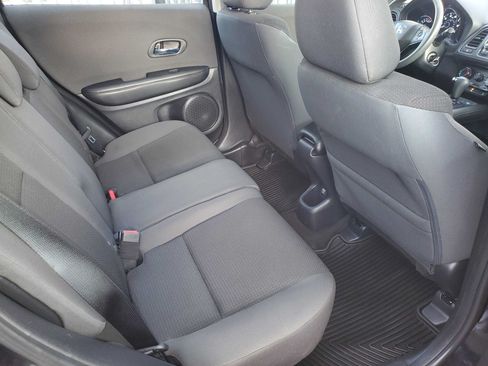 Used 2019 Honda HR-V LX image 12