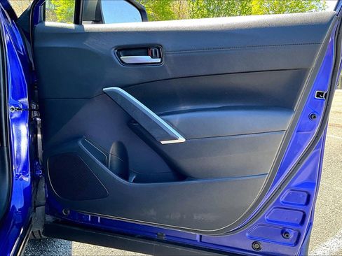 Used 2024 Toyota Corolla Cross XLE image 22