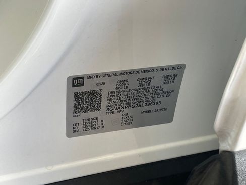 Used 2025 Chevrolet Equinox LT image 28