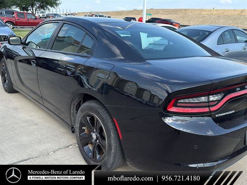 Used 2022 Dodge Charger SXT image 1