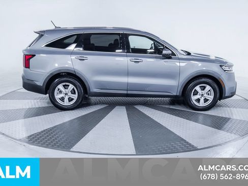 Used 2023 Kia Sorento LX FWD image 11